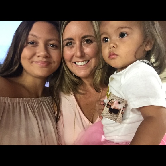 Meet your Posher, Erin - Picture 1 of 5